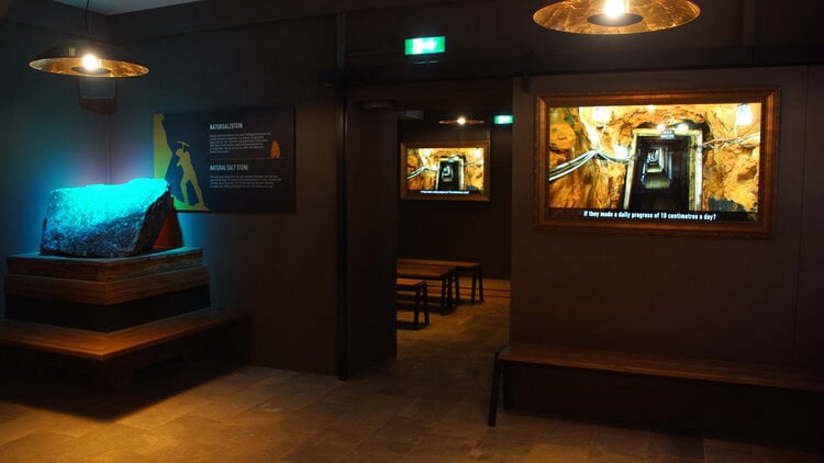 Ausstellungsmacherin Michaela Maria Fuchs